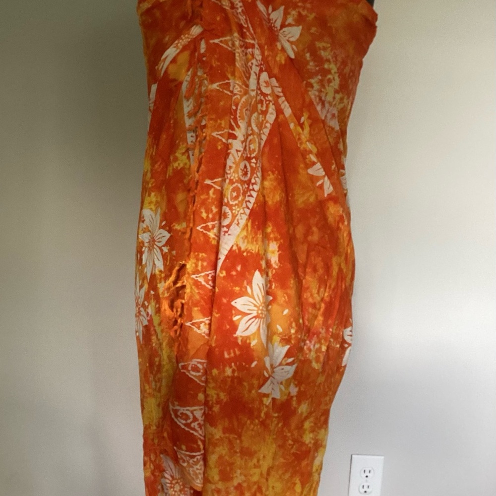 Sarong - Picture 2 of 2